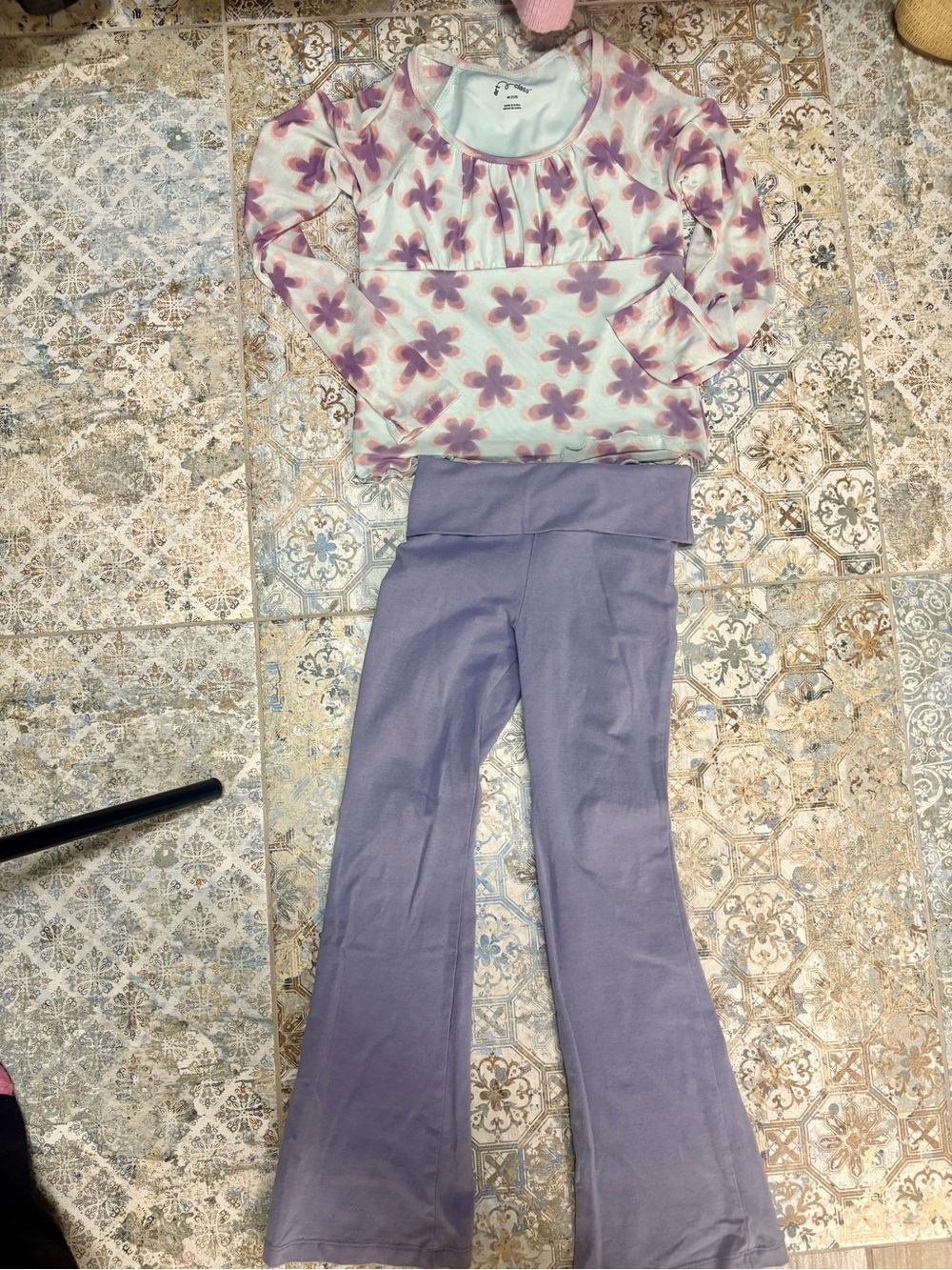 art class Lavender Floral Top and Lavender Boot-Cut Pants Set